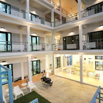 Good Dream Hotel (Khun Ying House)