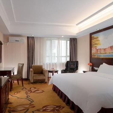 Vienna Hotel Guangdong Dongguan Chang'an Station Bubugao
