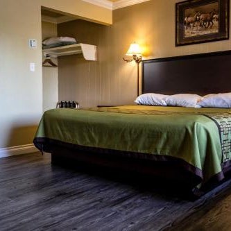 Charm Motel & Suites Thumbnail