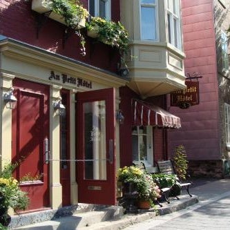 Au Petit Hôtel Thumbnail
