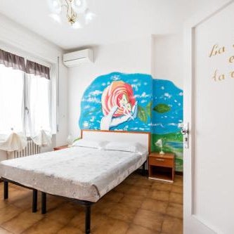 Lia Rooms 4