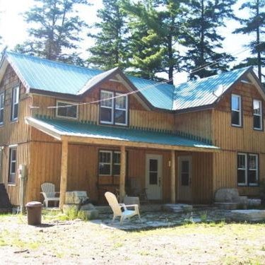 4 Bedroom Cottage on Manitoulin Island Next to Sand Beaches!
