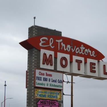 El Trovatore Motel Thumbnail