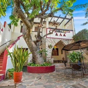 Hotel Casa Blanca