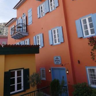 Byron Traditional Hotel