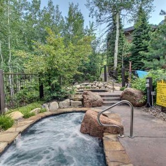 Cozy Slopeside Condo Thumbnail
