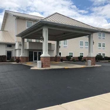 Randolph Inn And Suites