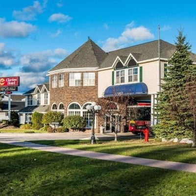 Clarion Hotel Beachfront - Mackinaw City Thumbnail