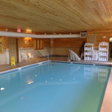 Country Inn & Suites by Radisson, Forest Lake, MN Thumbnail