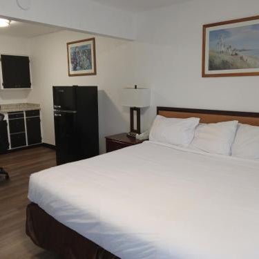 Blue Coast Inn & Suites Thumbnail