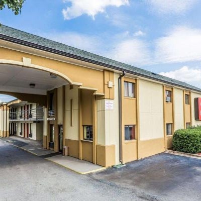 Econo Lodge Inn & Suites East Thumbnail