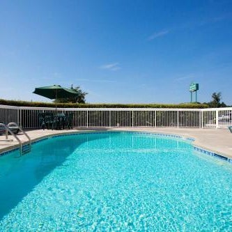 Country Inn & Suites by Radisson, Goldsboro, NC Thumbnail