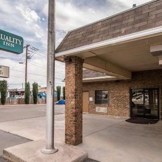 Quality Inn & Suites Near White Sands National Park Thumbnail