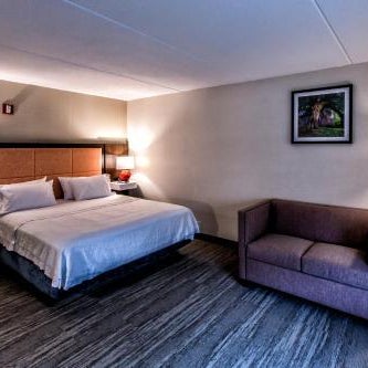 Hampton Inn & Suites Staten Island