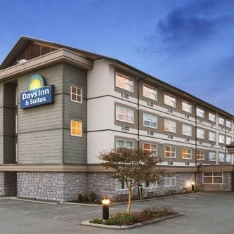 Days Inn & Suites by Wyndham Langley Thumbnail