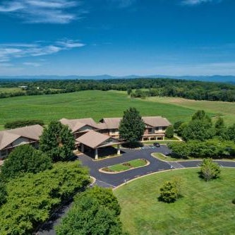 Round Hill Inn Thumbnail