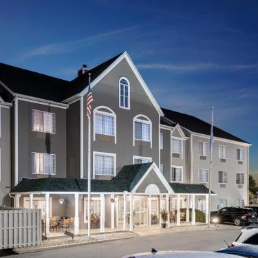 Country Inn & Suites by Radisson, Toledo, OH Thumbnail