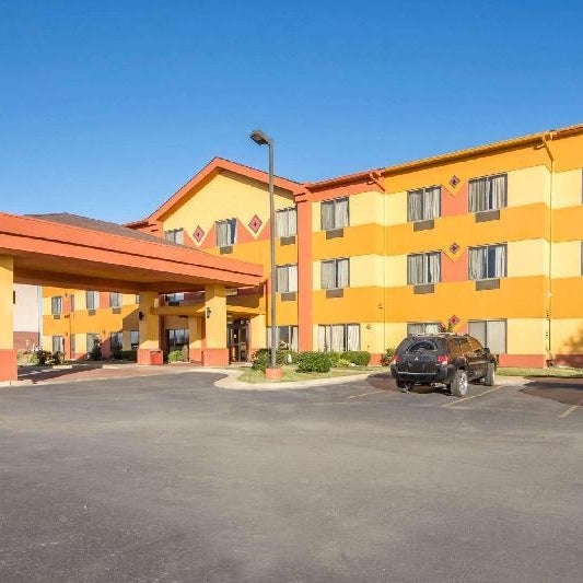 Quality Inn & Suites MidAmerica Industrial Park Area Thumbnail