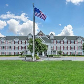Lancaster Inn & Suites Thumbnail