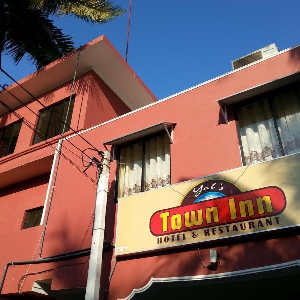 Yals Town Inn