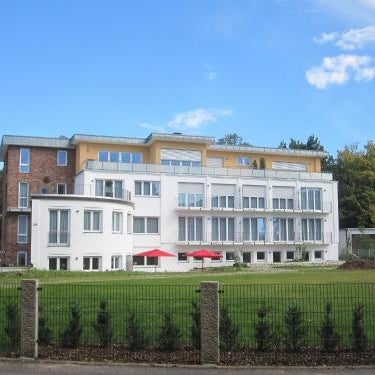 Hotel Vier Jahreszeiten an der Therme & Kliniken Bad Krozingen Nähe Freiburg & Schwarzwald Ideal für Wellness Kur & Business Ausflüge 24h Check In- WLAN & Parken gratis