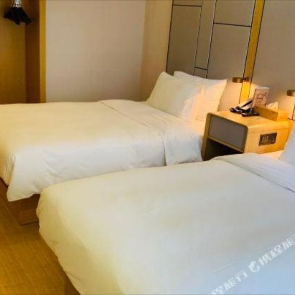 CYBO Station SSAW Shangpin Hotel Luohu Shenzhen Thumbnail