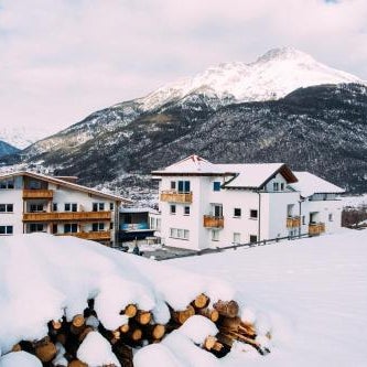 Pitzis Kinderhotel - Family Only