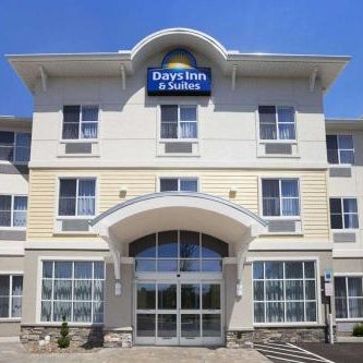 Days Inn & Suites by Wyndham Altoona Thumbnail