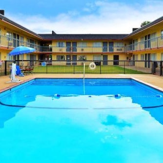 Castle Inn & Suites By OYO Chickasha Thumbnail