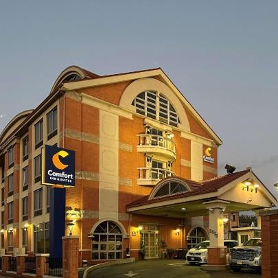 Comfort Inn & Suites LaGuardia Airport Thumbnail