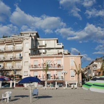 Albium Hotel