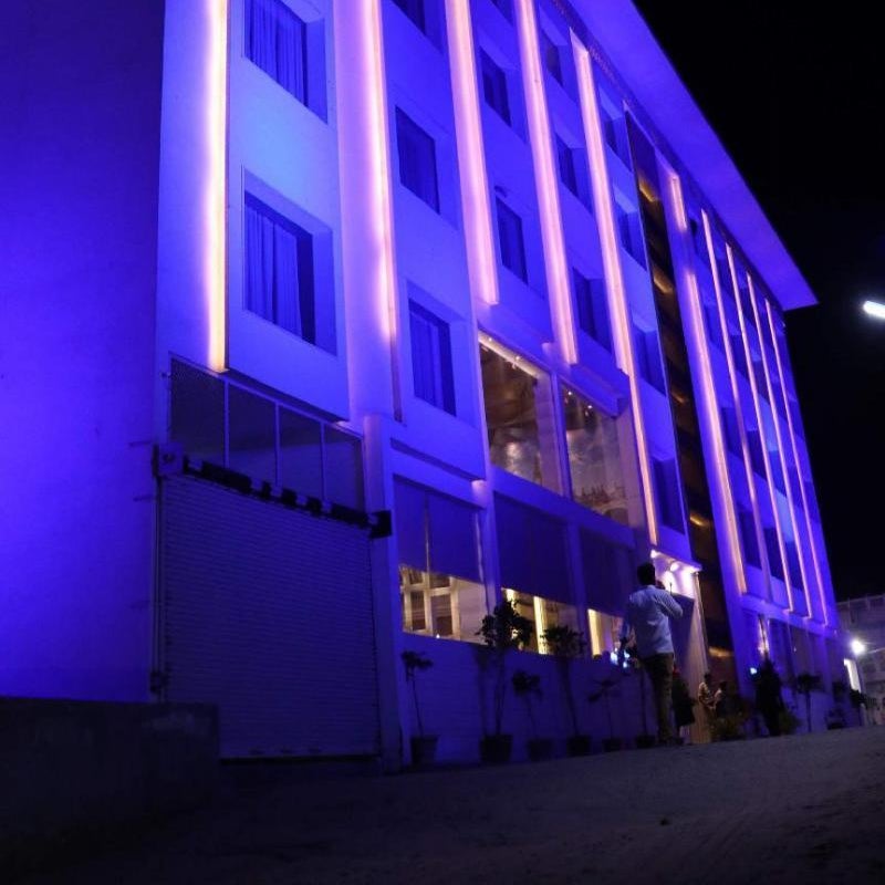 Hotel Lakhdatar