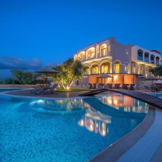 Elegance Luxury Executive Suites - Adults Only