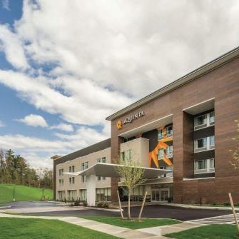 La Quinta Inn & Suites by Wyndham Clifton Park Thumbnail