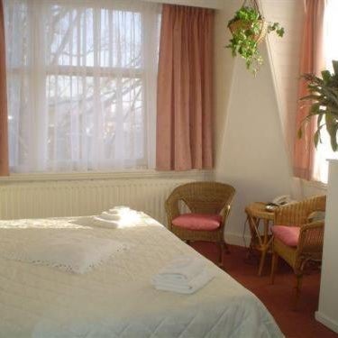 Staten Hotel Thumbnail