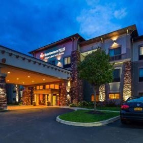 Best Western Plus Finger Lakes Inn & Suites Thumbnail
