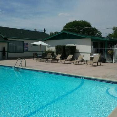 Bishop Village Motel Thumbnail
