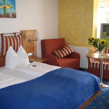 Gasthof zum Adler - Wahlwies-3 km z Bodensee Hotel geöffnet - Rest-Mo-Di-geschl