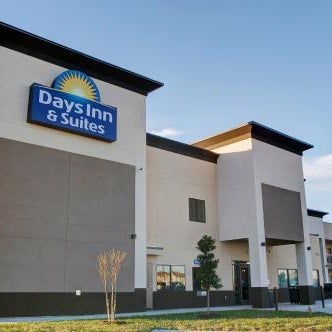 Days Inn & Suites by Wyndham Port Arthur Thumbnail