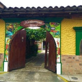 Hotel Kantarrana Urbana Jardin