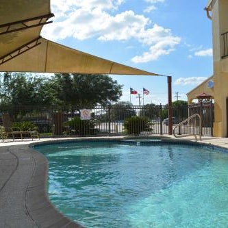 Executive Inn & Suites Cuero Thumbnail