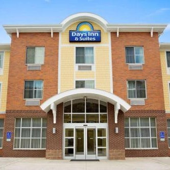 Days Inn & Suites by Wyndham Caldwell Thumbnail