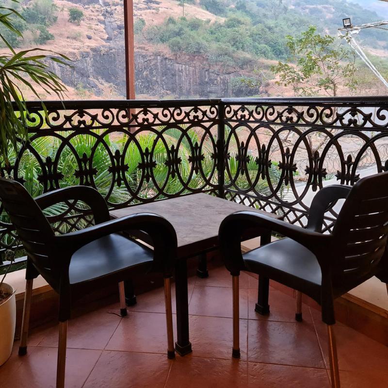 Misty Meadows Lonavala