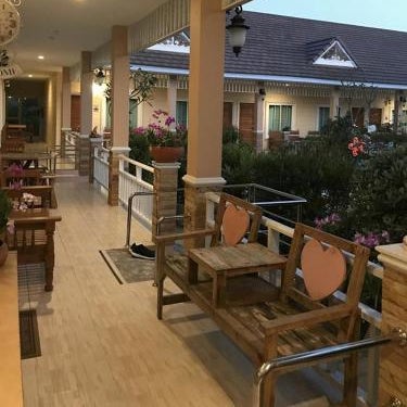 Suksopha Resort