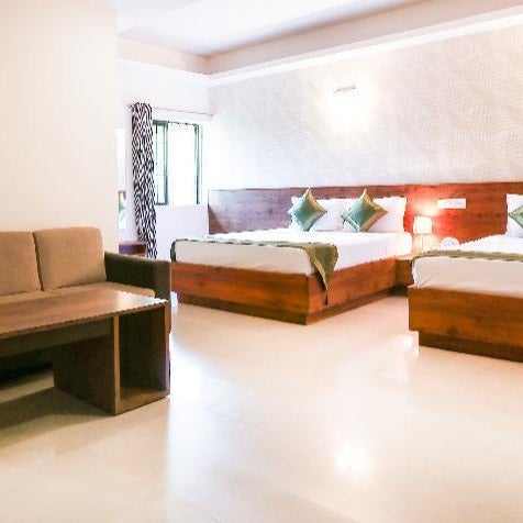 Treebo Comforts Inn, University Road Deralakatte