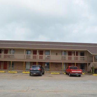 Granbury Inn and Suites Thumbnail