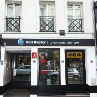 Hotel Le Montmartre Saint Pierre Thumbnail