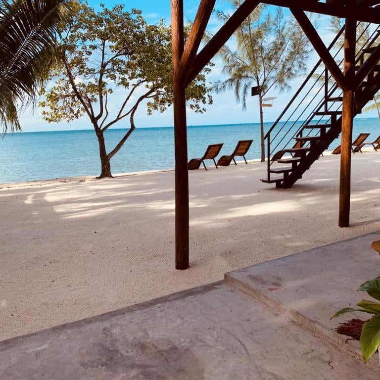 Bon Vivant Front de Mer - Ile Rodrigues Thumbnail