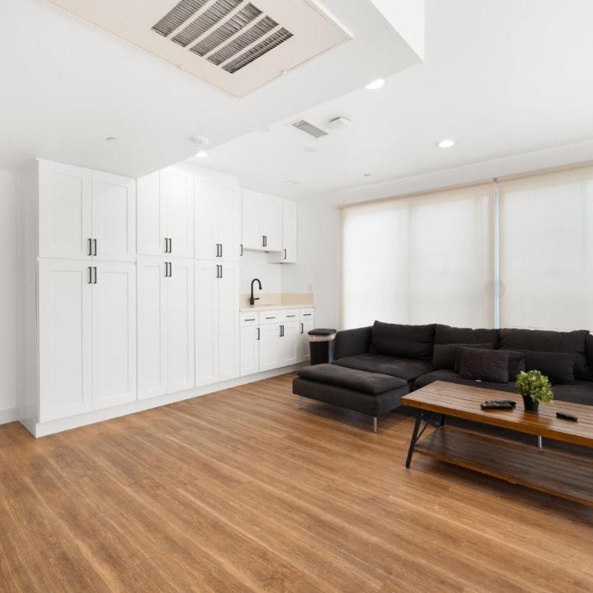 Charming Urban Retreat in LA Thumbnail