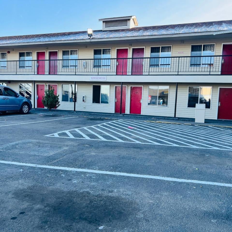 King City Motel by OYO Pasco Thumbnail